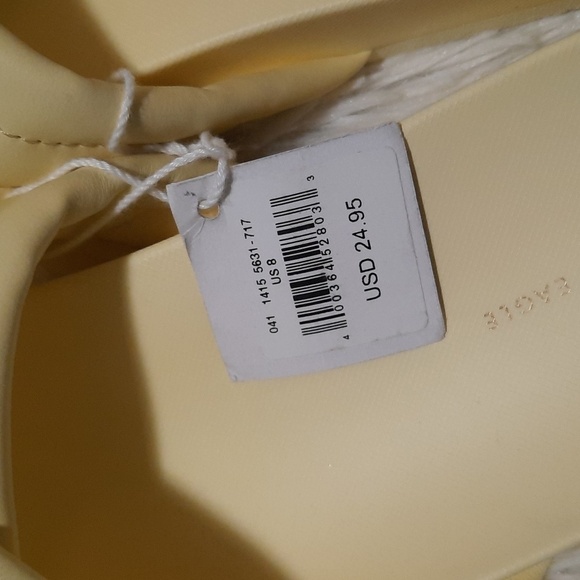 American Eagle Sandals - Picture 5 of 8